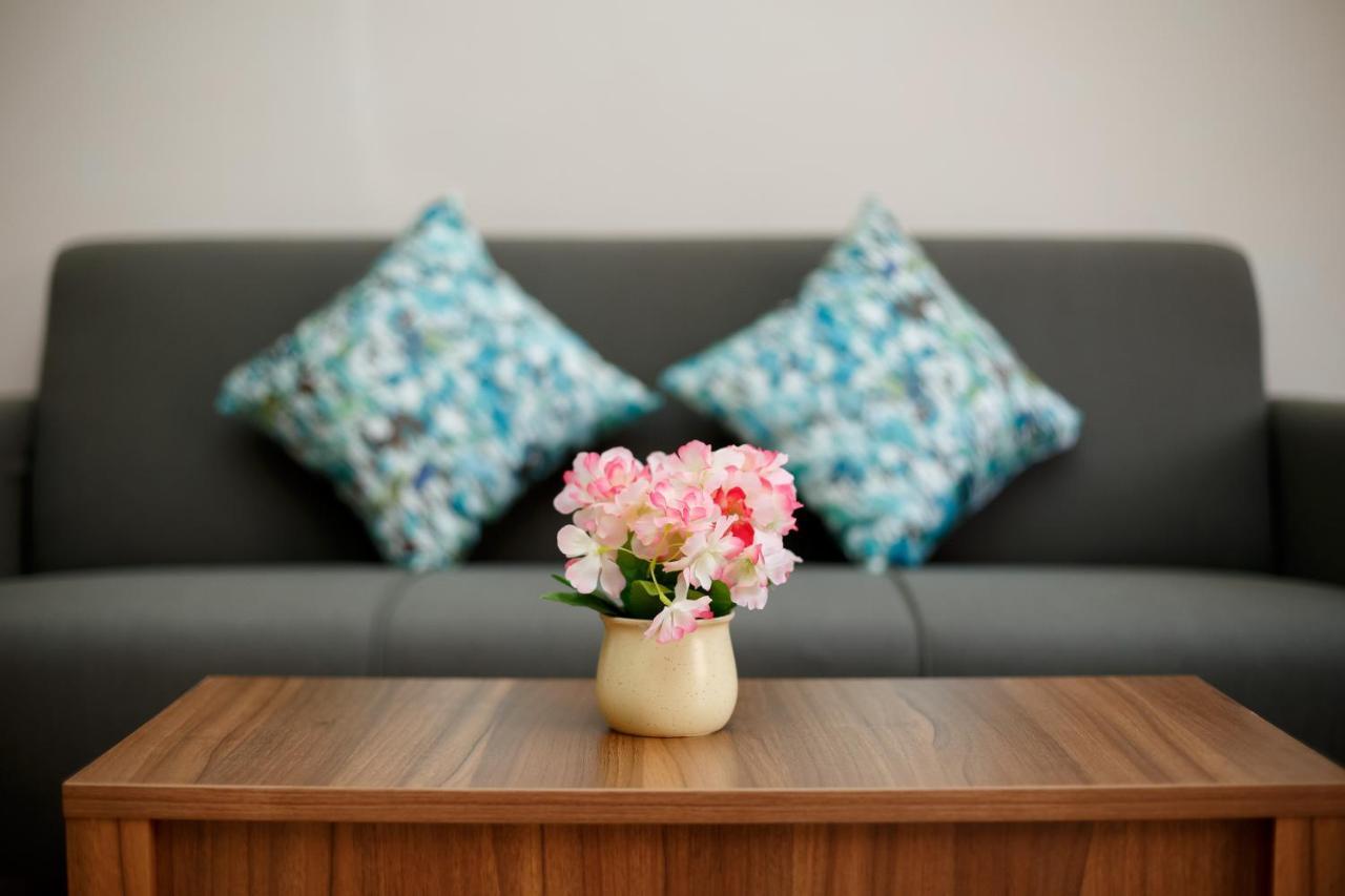 Misty Meridian Serviced Apartments Bangalore Exteriör bild